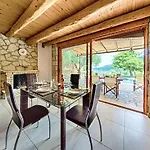 Tireda 2 Villa