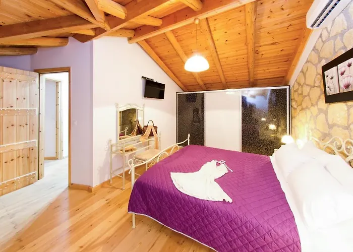 Tireda 2 Villa Marathiás