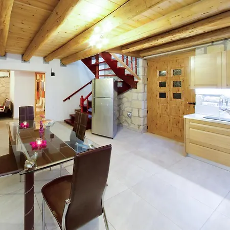 Tireda 2 * Marathiás