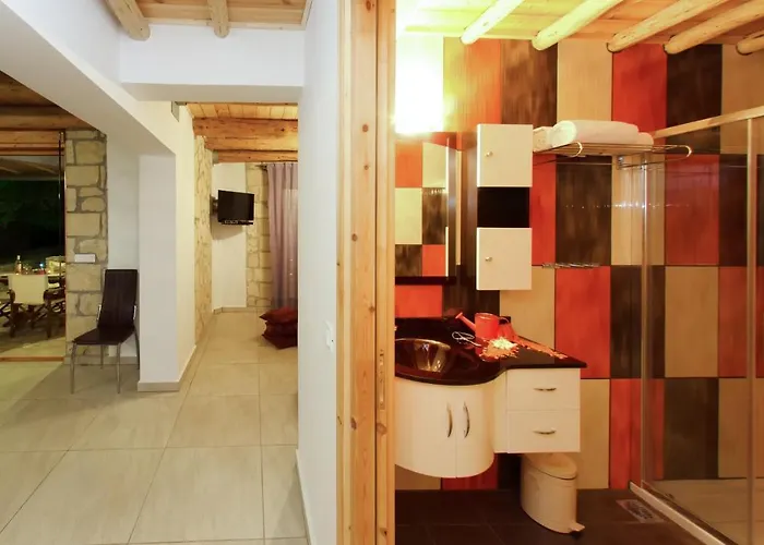 Villa Tireda 2 *